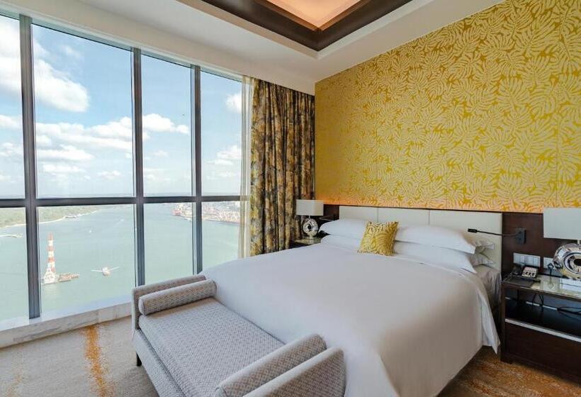 سوئیت رویال, Johari Rotana