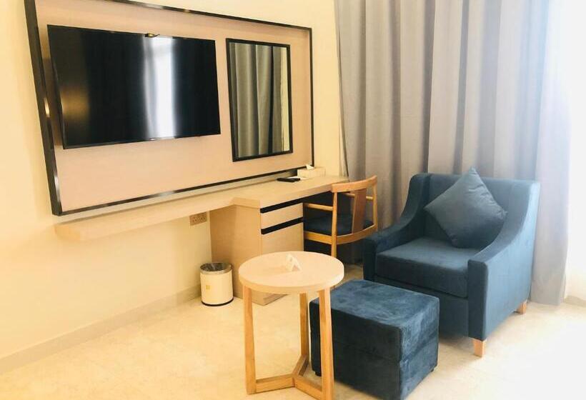 اتاق لوکس, Season Inn