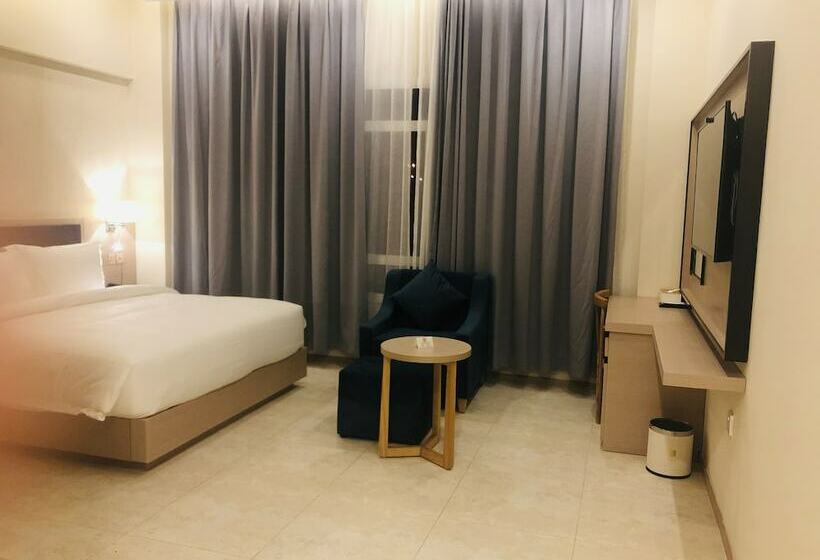 اتاق لوکس, Season Inn