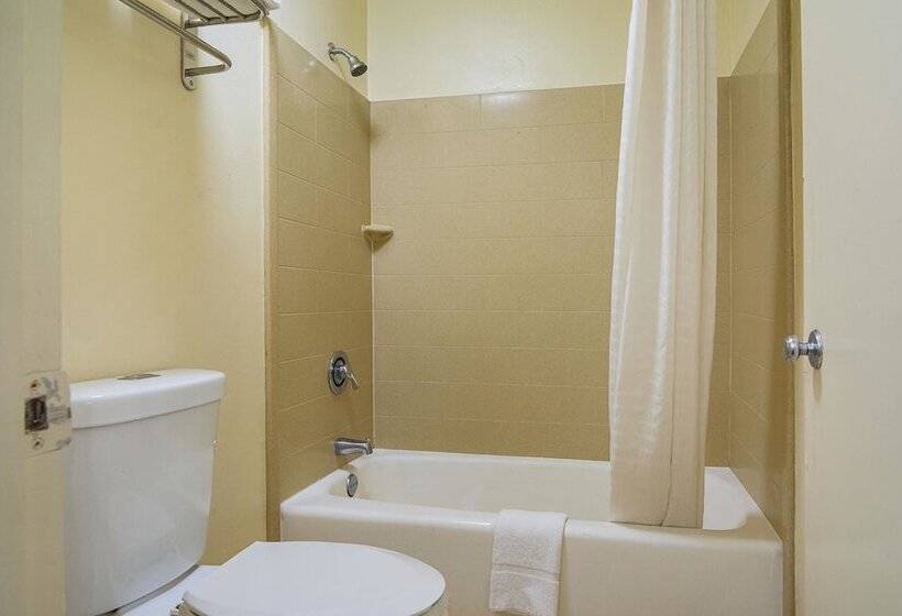 스탠다드 룸 더블 침대 2개, Econo Lodge Research Triangle Park