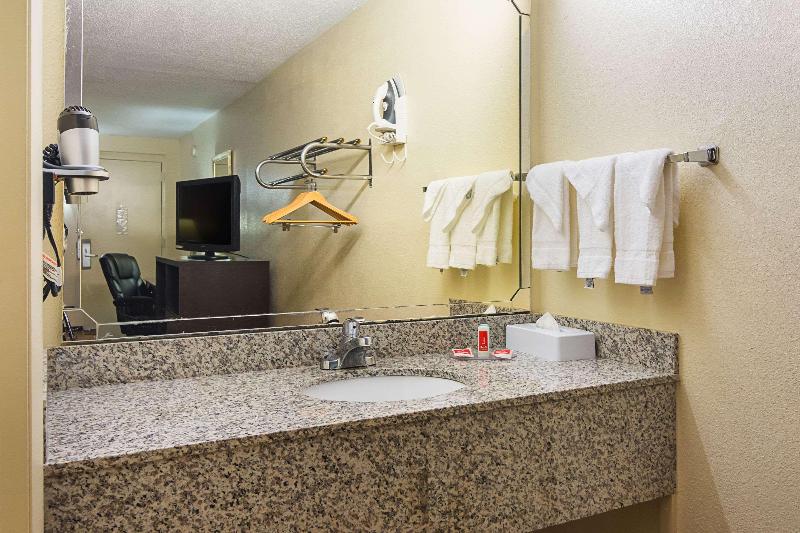 스탠다드 룸, Econo Lodge Research Triangle Park