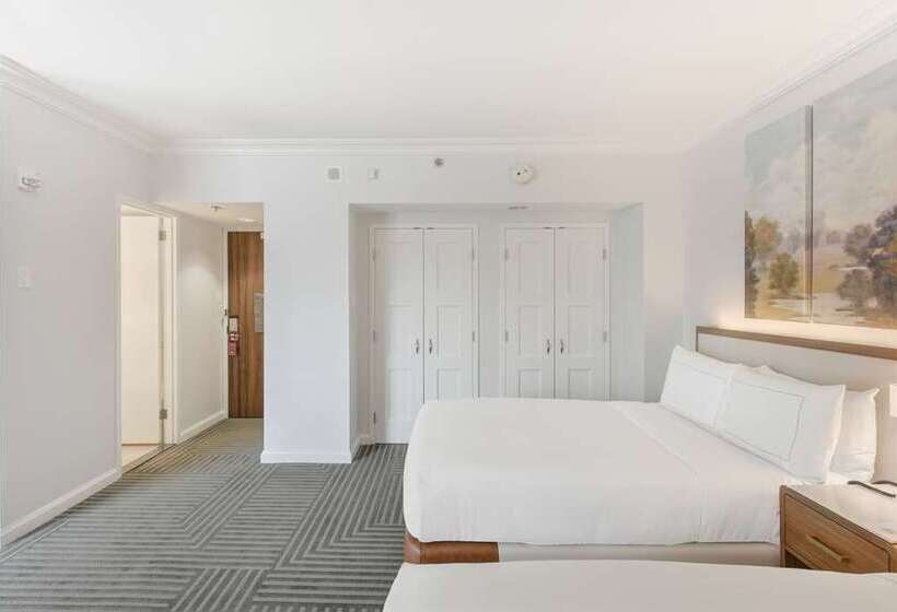标准间带阳台, Inn Of Naples, Tapestry Collection By Hilton