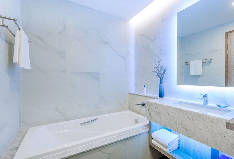 풀장 전망 디럭스 룸, Bluesotel Smart Krabi Aonang Beach   Adults Only   Sha Extra Plus