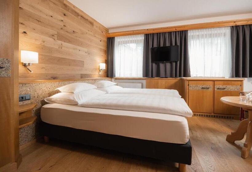 Apartamento 1 Dormitório com Sacada, Jochum Hotel Garni