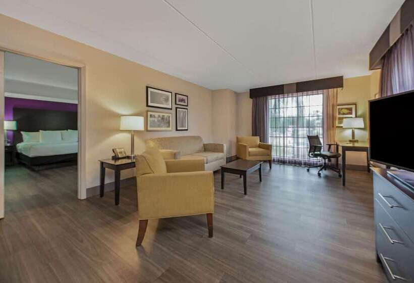 Люкс, La Quinta Inn By Wyndham Miami Airport North