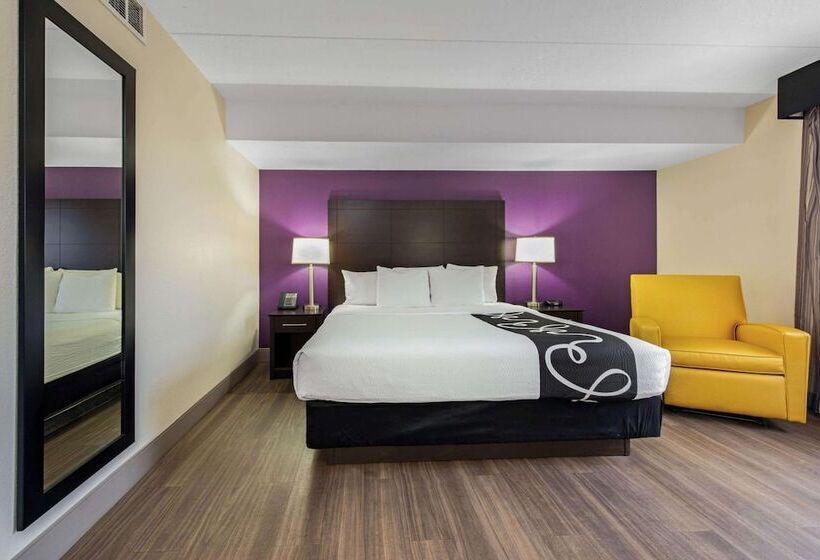 Люкс, La Quinta Inn By Wyndham Miami Airport North