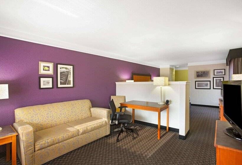 Номер Deluxe, La Quinta Inn By Wyndham San Marcos