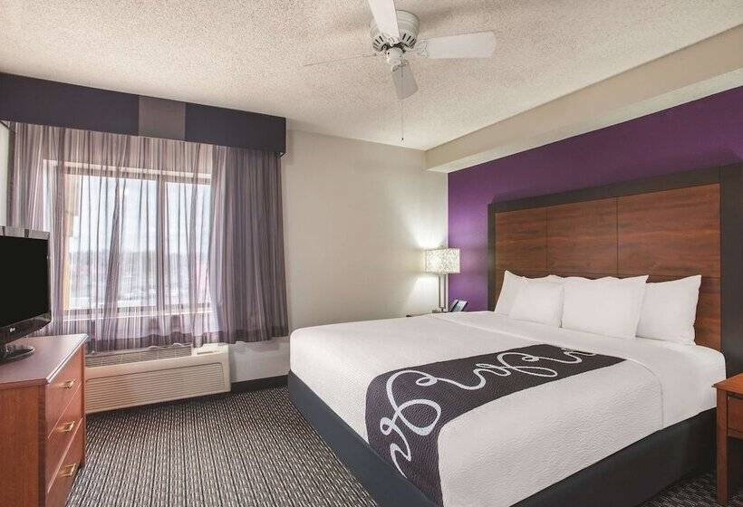 Люкс, La Quinta Inn By Wyndham San Marcos