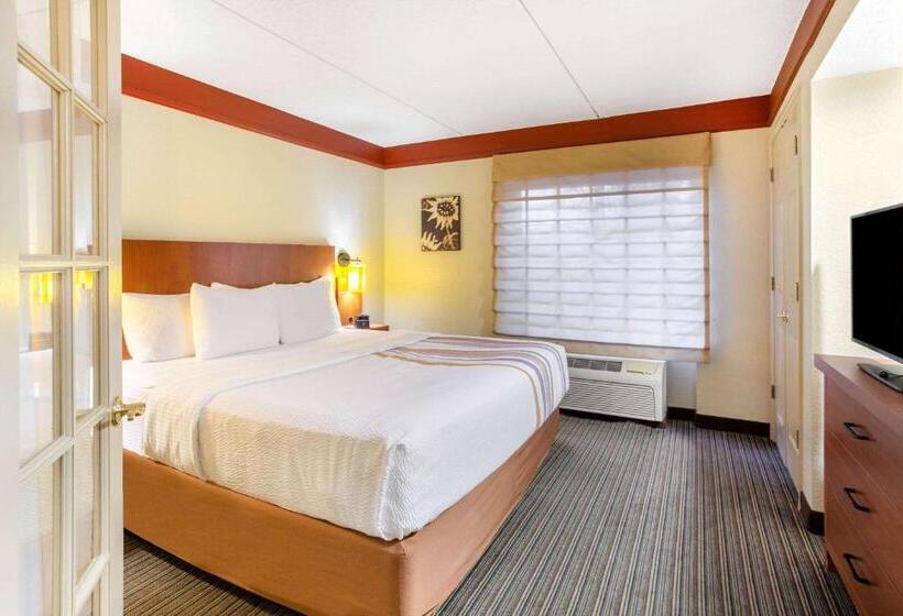 Люкс Кровать Кинг, La Quinta By Wyndham Raleigh Cary