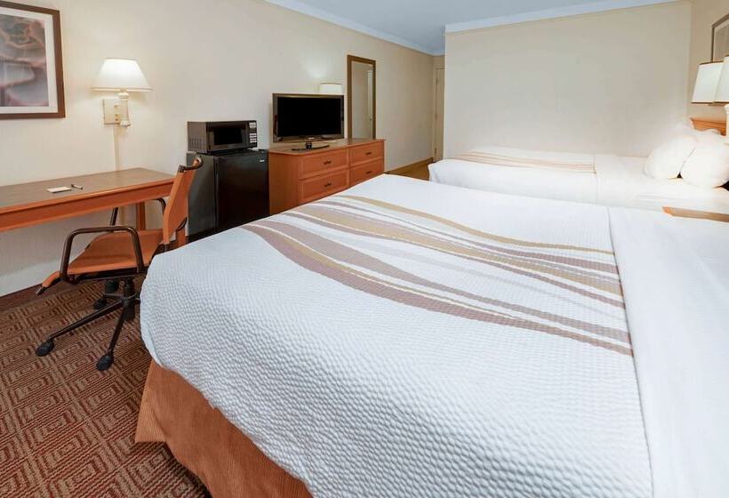 Номер Deluxe, La Quinta By Wyndham Salt Lake City   Layton