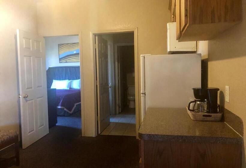 家庭套房, Lone Star Inn & Suites