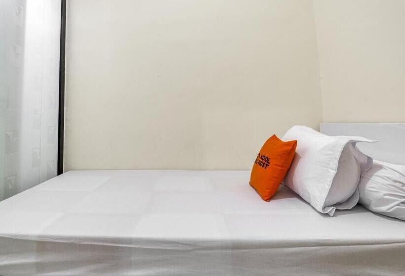 اتاق اکونومی یک تخته, Koolkost Syariah Near Kaza Mall Surabaya