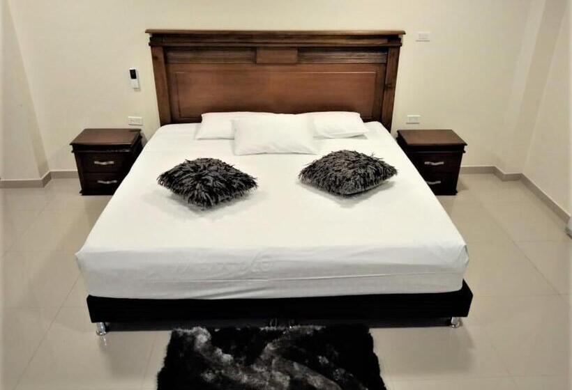 Полулюкс с Балконом, Apartahotel Lion