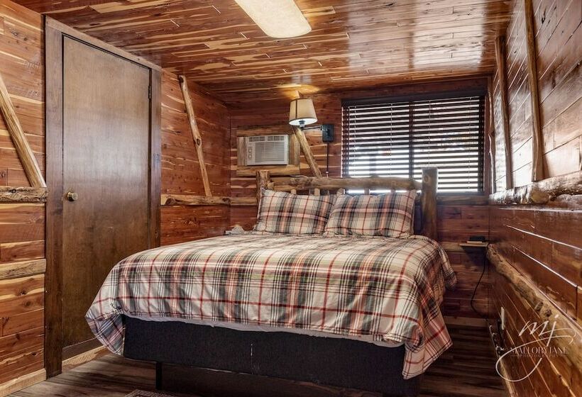 Номер Стандарт, Log Cabin Inn