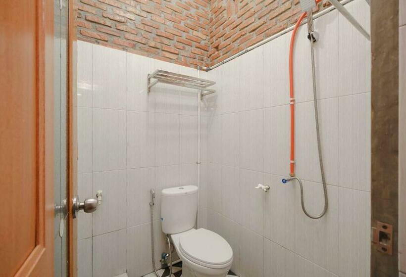 Номер Стандарт, Reddoorz Syariah Near Jalan Asahan Pematang Siantar