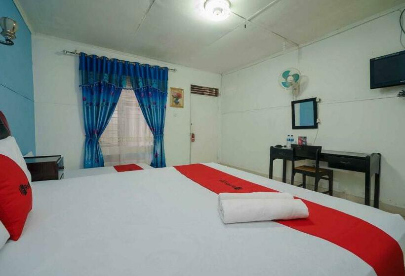 Семейный Номер, Reddoorz Syariah Near Jalan Asahan Pematang Siantar