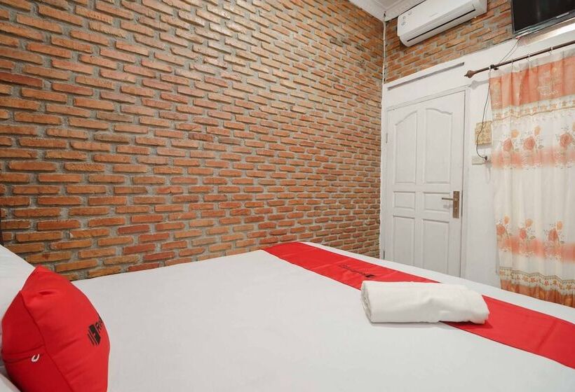 Номер Стандарт, Reddoorz Syariah Near Jalan Asahan Pematang Siantar