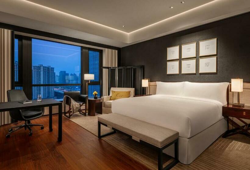 اتاق لوکس با تخت بزرگ, Fairmont Wuhan