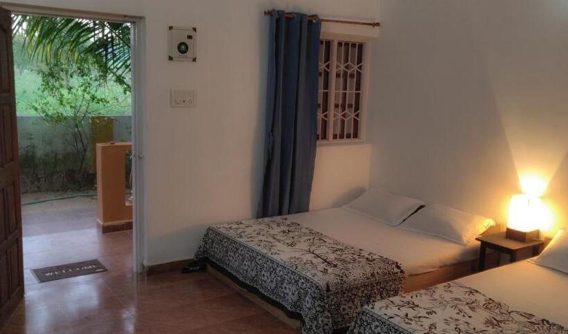 اتاق استاندارد با بالکن, Anjuna Hideout