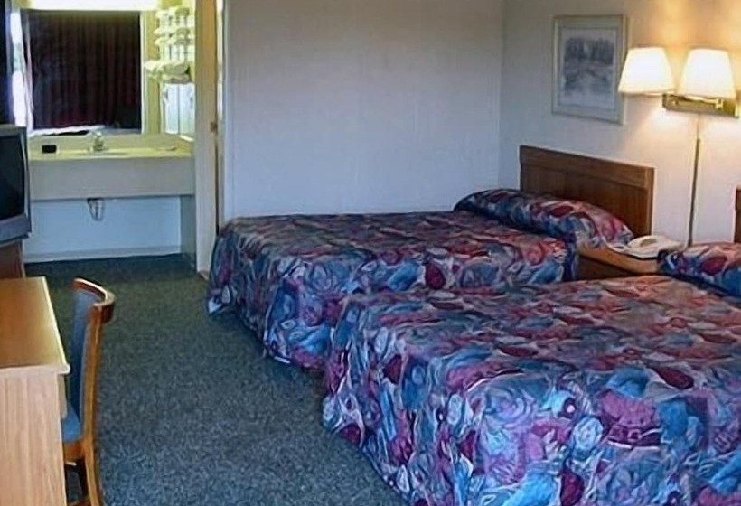 Номер Стандарт 2 Двуспальные Кровати, Mariann Travel Inn Scottsburg