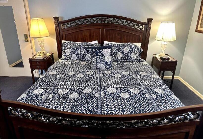 Люкс Deluxe Кровать Кинг, Montague Inn Bed & Breakfast