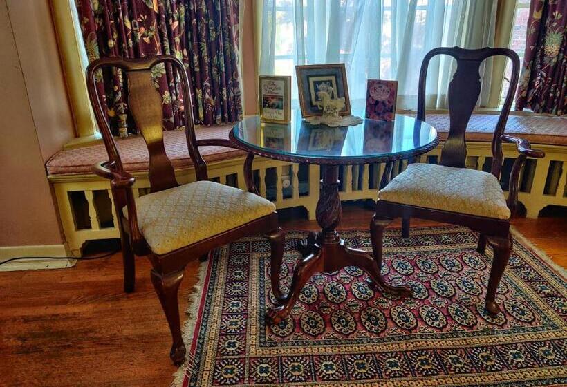 Люкс Deluxe Кровать Кинг, Montague Inn Bed & Breakfast