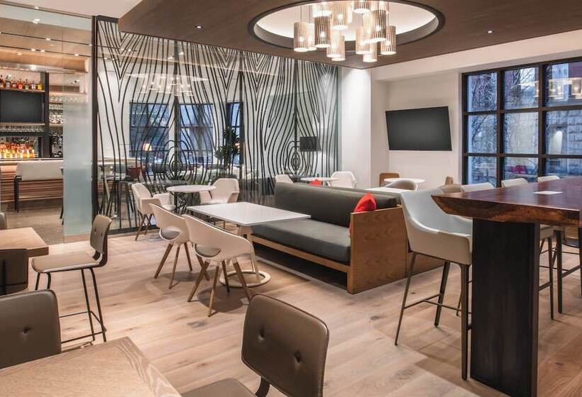 Номер Клуб, The Bidwell Marriott Portland