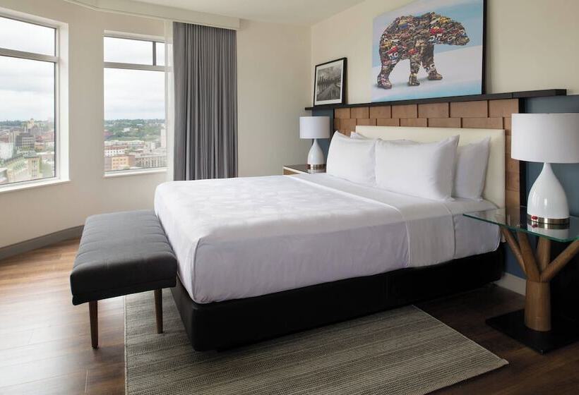 Номер Клуб, The Bidwell Marriott Portland