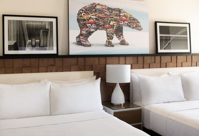 Номер Клуб, The Bidwell Marriott Portland