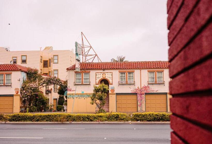 سوییت, Marina Motel
