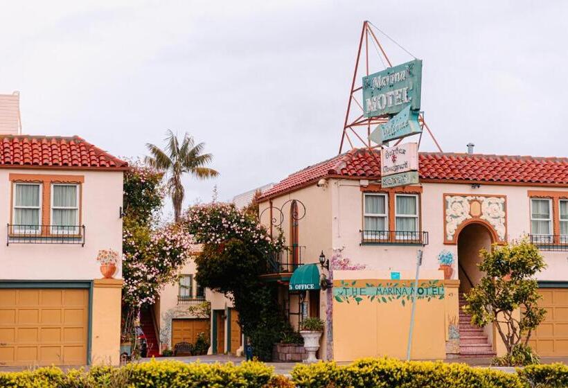 اتاق خانوادگی, Marina Motel
