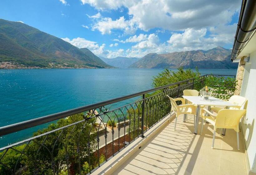 اتاق لوکس با چشم‌انداز دریا, Guesthouse Grotta Di Nicola