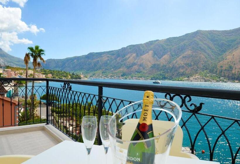 اتاق لوکس با چشم‌انداز دریا, Guesthouse Grotta Di Nicola