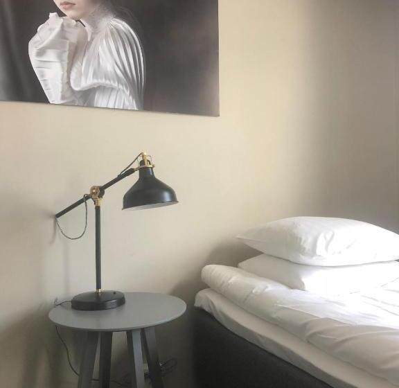 Номер Стандарт Совместная Ванная, Briq Hotell