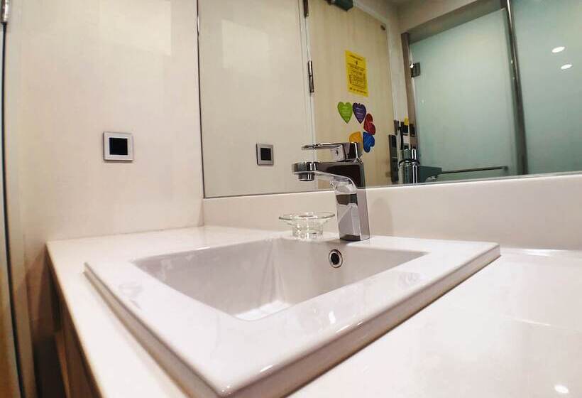 اتاق استاندارد, Apause Inn