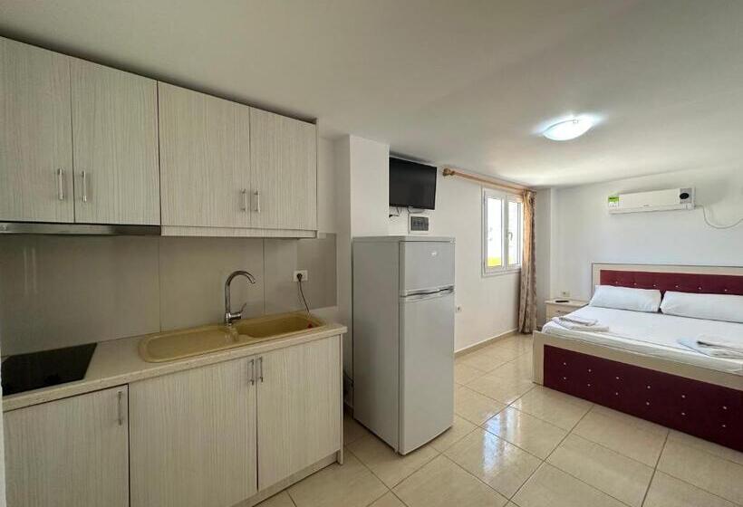 اتاق استاندارد در طبقه همکف, Joni Apartments