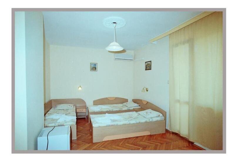 Трехместный Номер Стандарт с Балконом, Apart