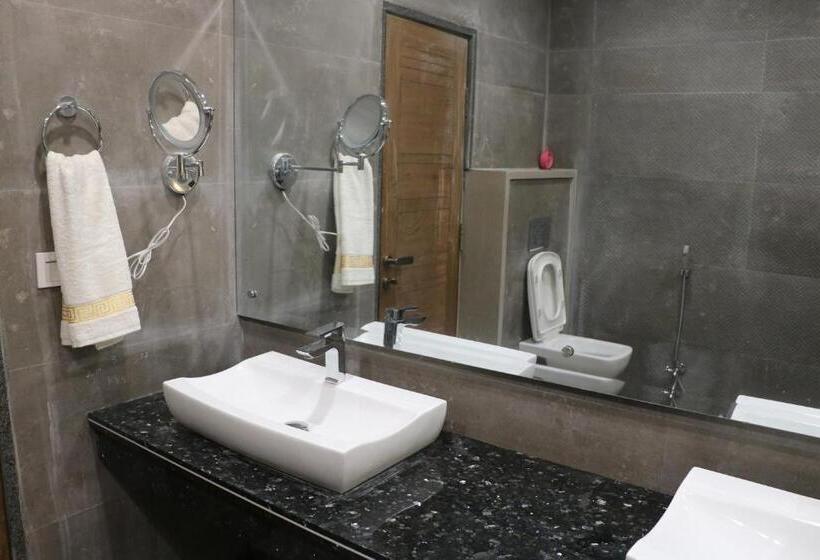 سوئیت پرزیدنت, Avalon Suites