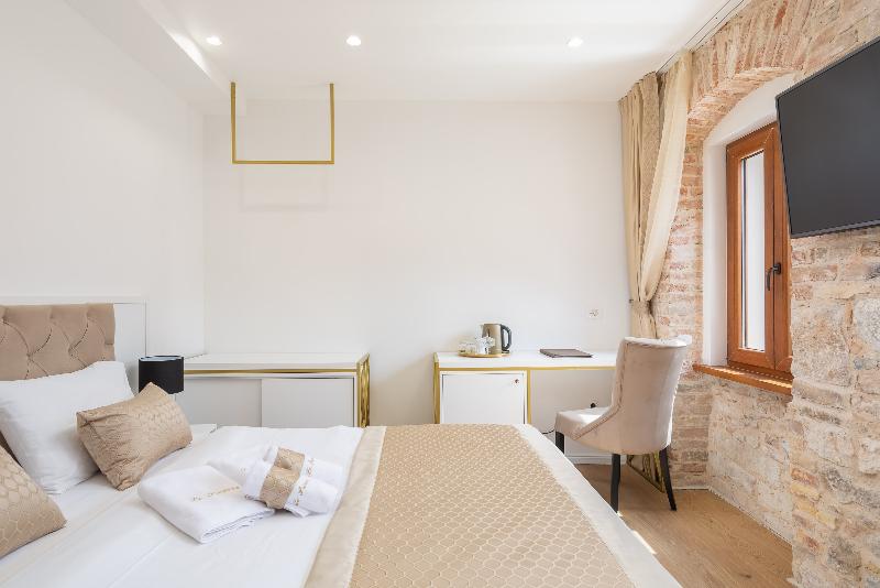 اتاق سوپریور, Le Premier Luxury Rooms