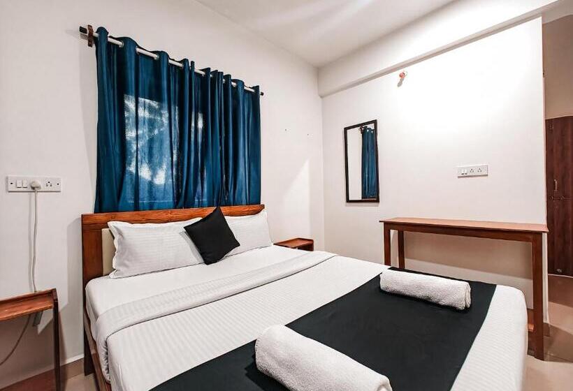 Номер Стандарт с Балконом, Vibes Inn