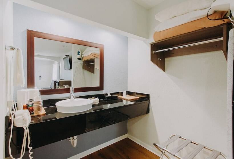اتاق استاندارد با 2 تخت دوبل, Scottish Inn & Suites   Kemah Boardwalk
