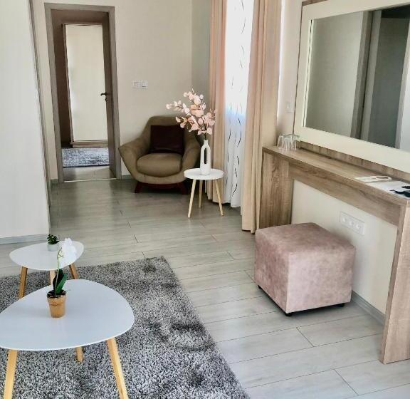 带阳台套房, Alenso Guesthouse