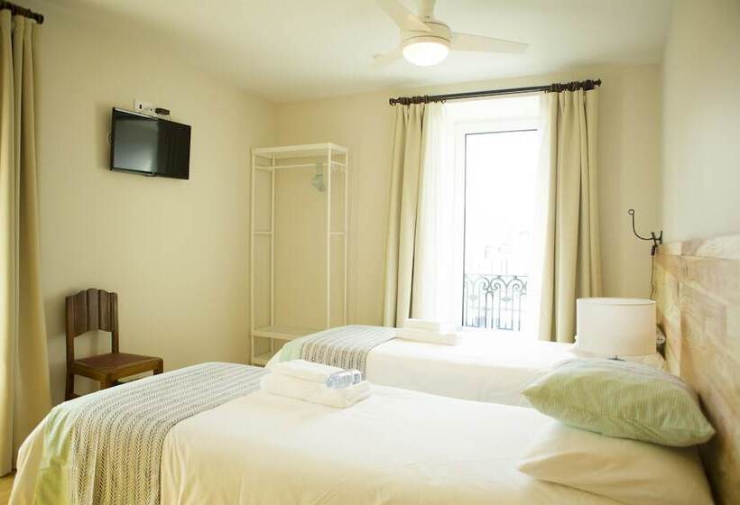 Номер Стандарт, The Holy Cow  Hostel & Suites