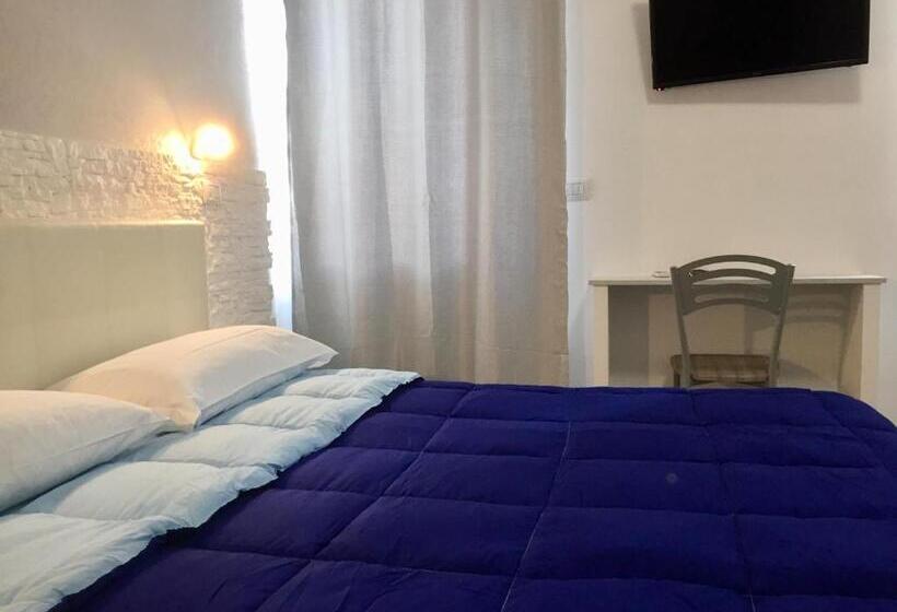 اتاق کلاسیک سه تخته, Il Viaggiatore Via Piave