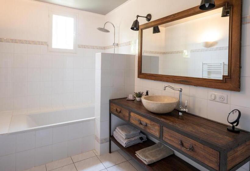 景色の見えるトリプルスタンダードルーム, Mas Des Prevots B&b