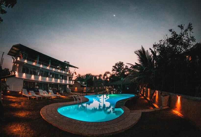 Номер Стандарт с Балконом, Royal Rock Sigiriya
