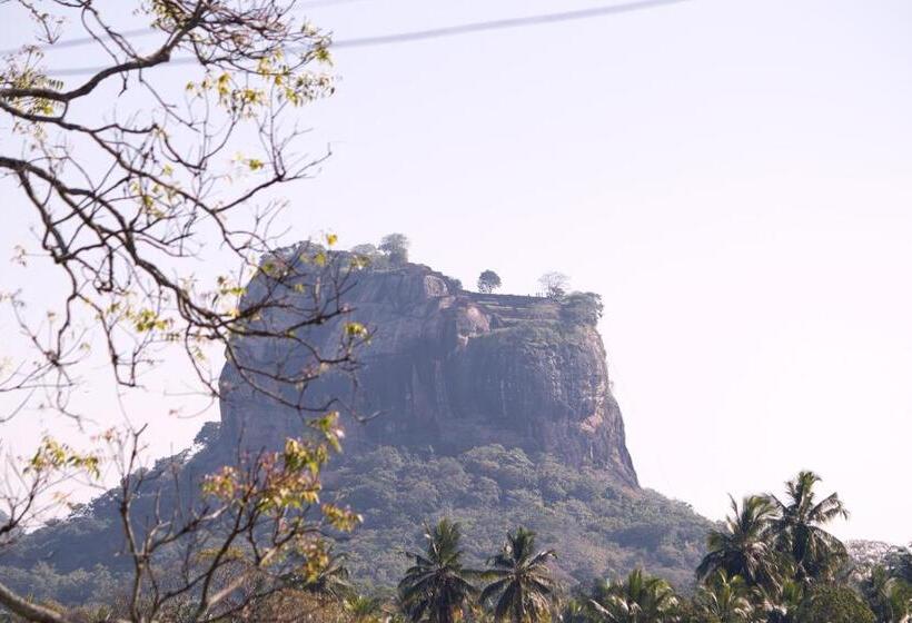 Номер Стандарт Вид на Горы, Royal Rock Sigiriya