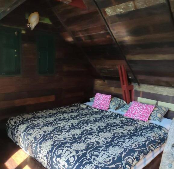 اتاق خانوادگی, Tamarind Guesthouse