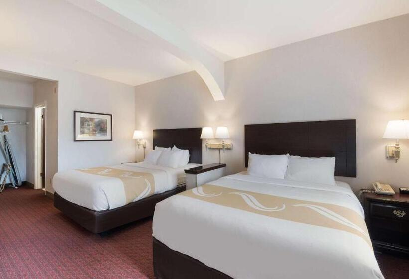 سوییت, Quality Inn Grand Suites Bellingham