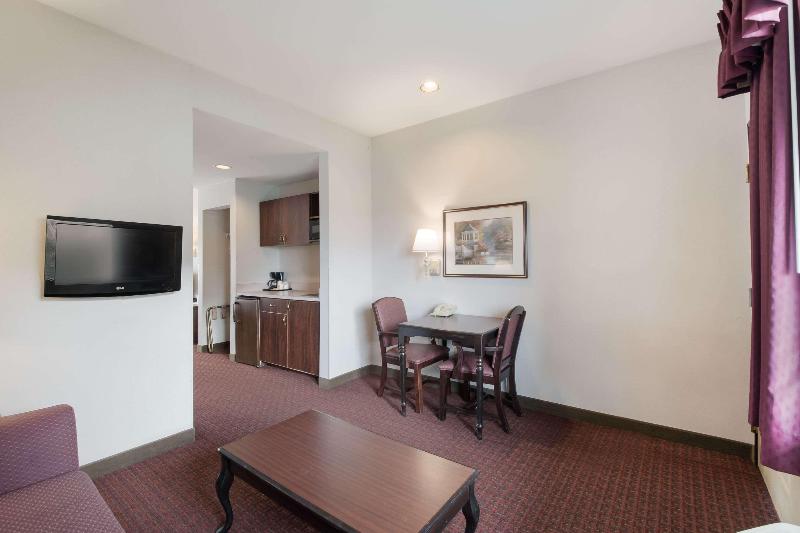سوئیت با تخت بزرگ, Quality Inn Grand Suites Bellingham